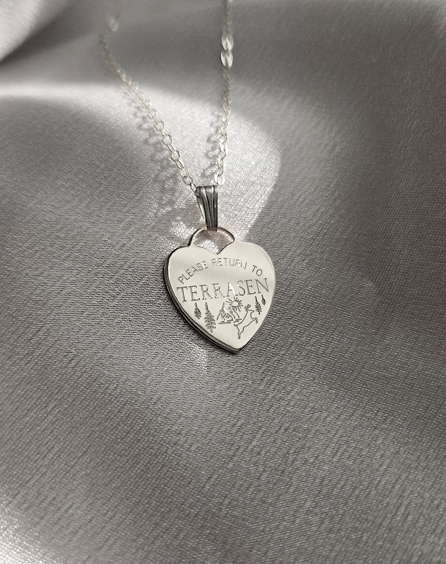 Please Return To TERRASEN • Necklace